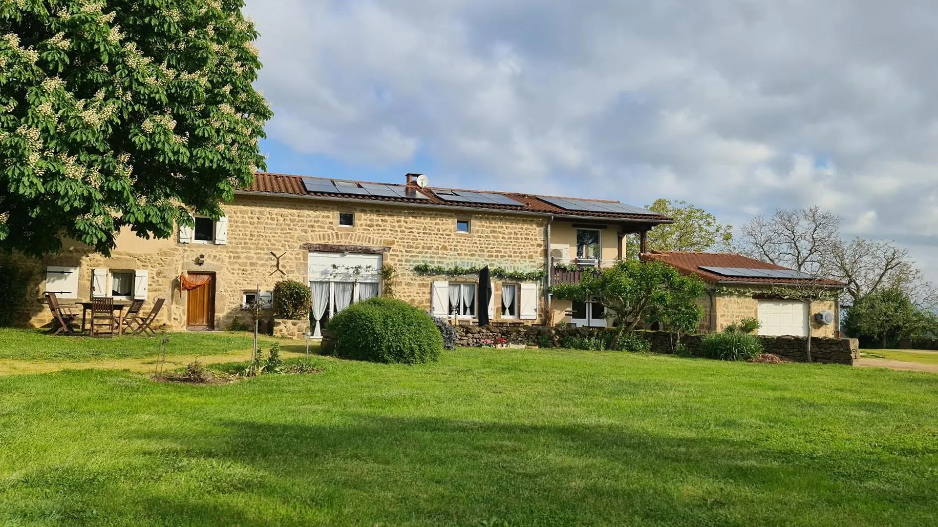 Gite Chez Tiane Saint-Flour-L'Etang Apartment